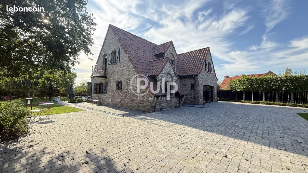 Maison 6 pièces 200 m² · à Estaires · 200 m² · 570 000 €