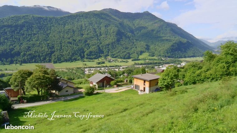 Terrain 1 160 m² Aiton