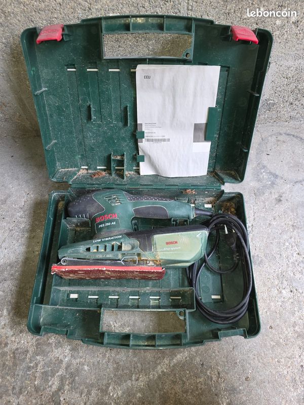 Ponceuse vibrante Bosch PSS 250 AE avec coffret (image 1)