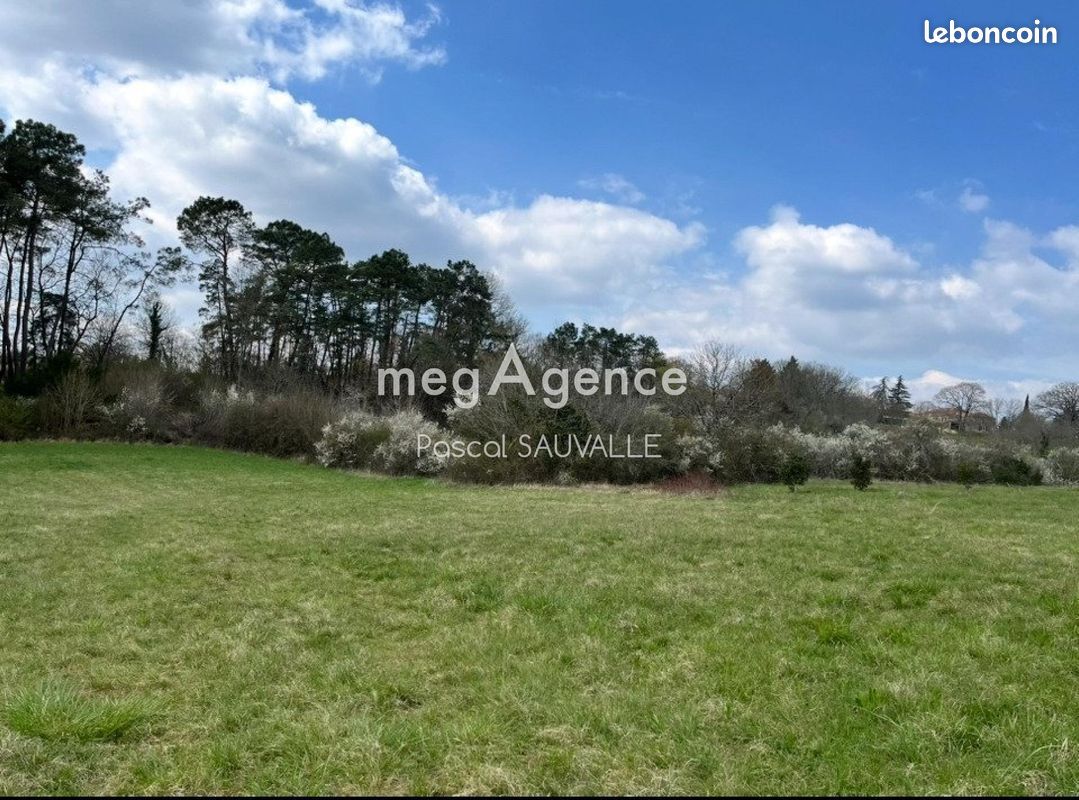 Terrain 3221 m² · à Montagnac-la-Crempse · 3 221 m² · 21 000 €