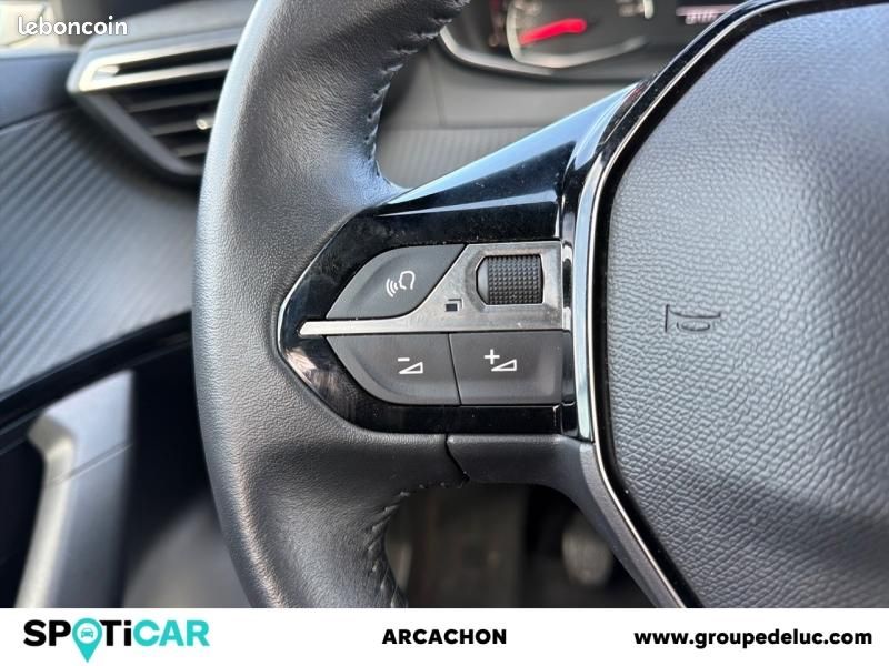 Peugeot 2008 1.2 PureTech 100ch S&S Active (image 18)
