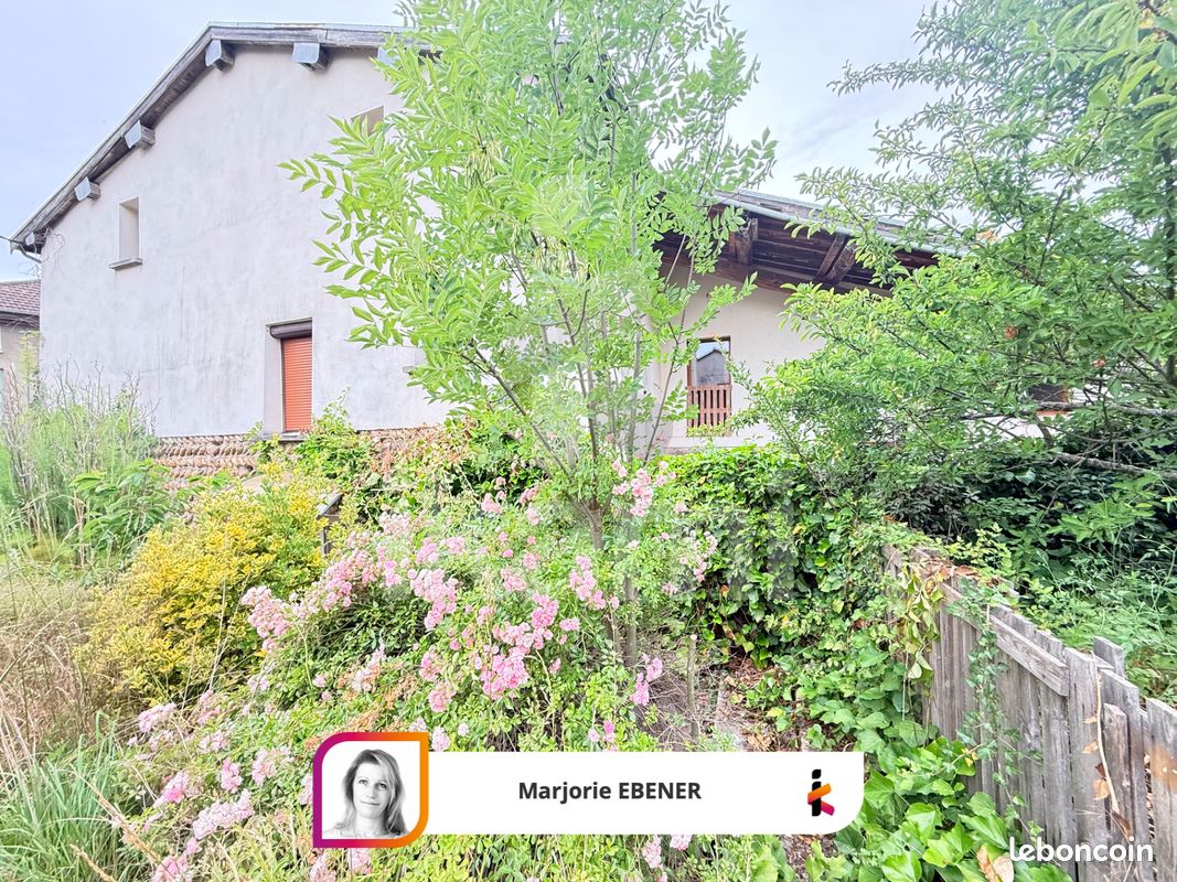 Maison 8 pièces 252 m² · à Lens-Lestang · 252 m² · 159 000 €
