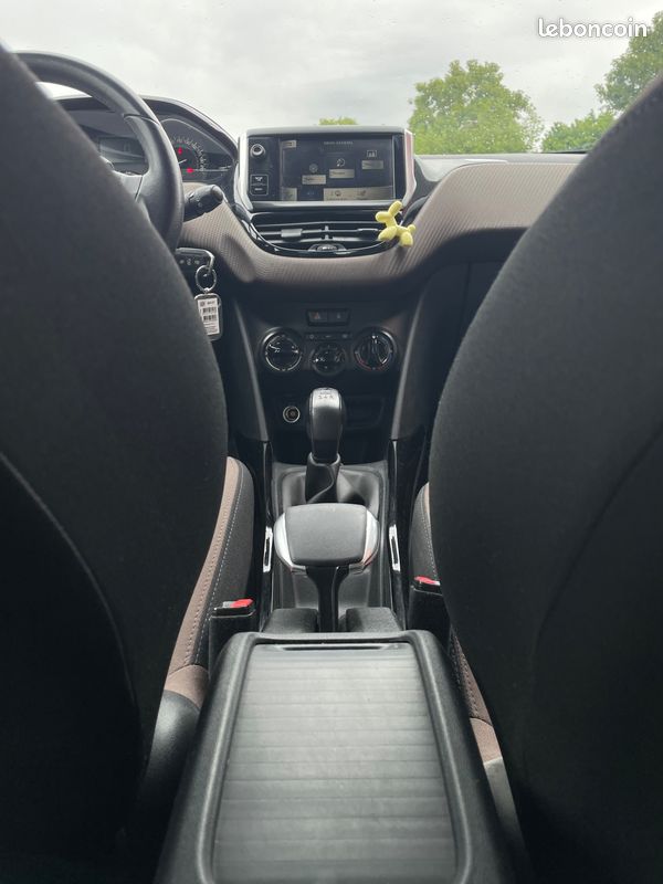 PEUGEOT 2008 1.2 80CV ACCESS (SUIVI COMPLEt) (image 29)