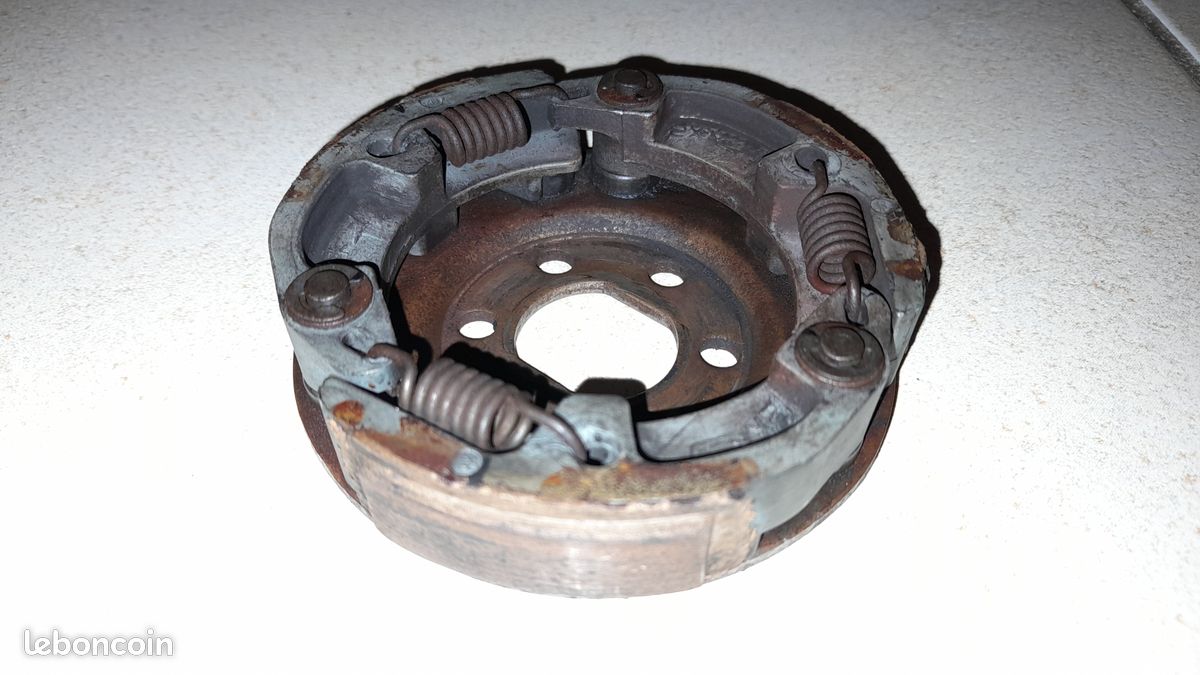 Embrayage origine gravé sigle MBK pour Nitro MBK Aerox Yamaha (image 3)