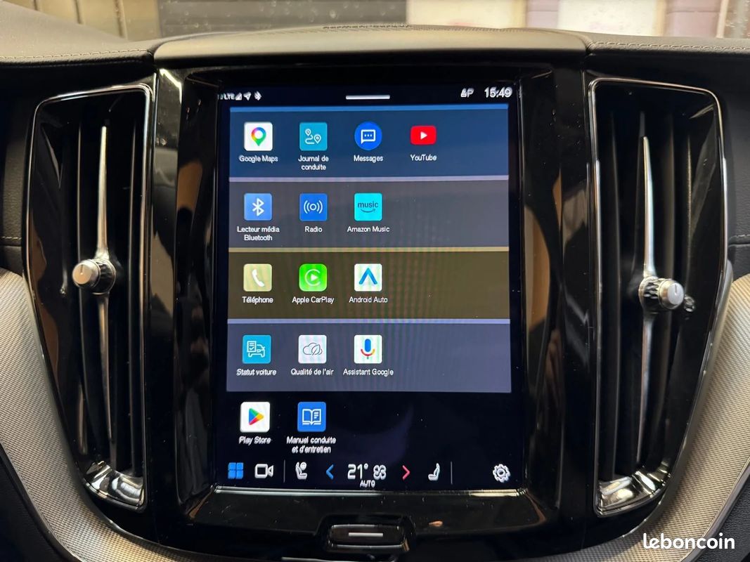 VOLVO XC60 T6 Recharge AWD 253 ch + 145 ch Geartronic 8 Ultimate Style Dark - 1ère main - Toit ouvrant - Sièges chauffants - Caméra 360 (image 27)