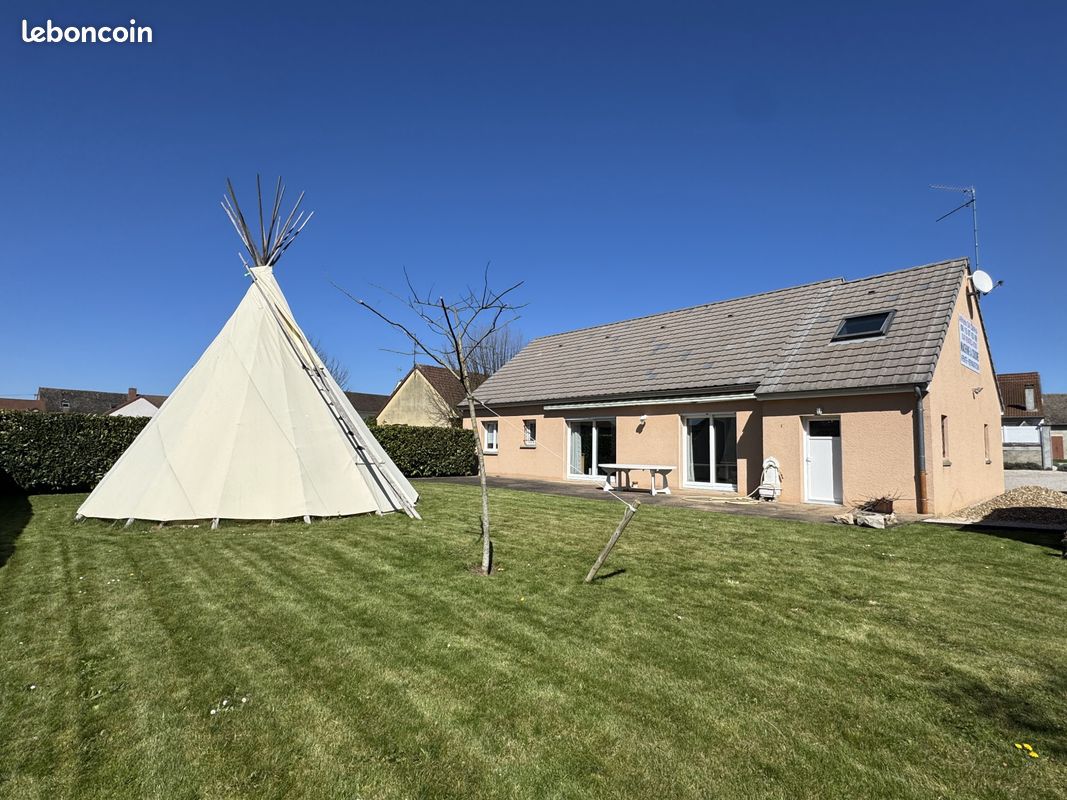 Maison 6 pièces 112 m² · à Châtenoy-en-Bresse · 112 m² · 290 000 €