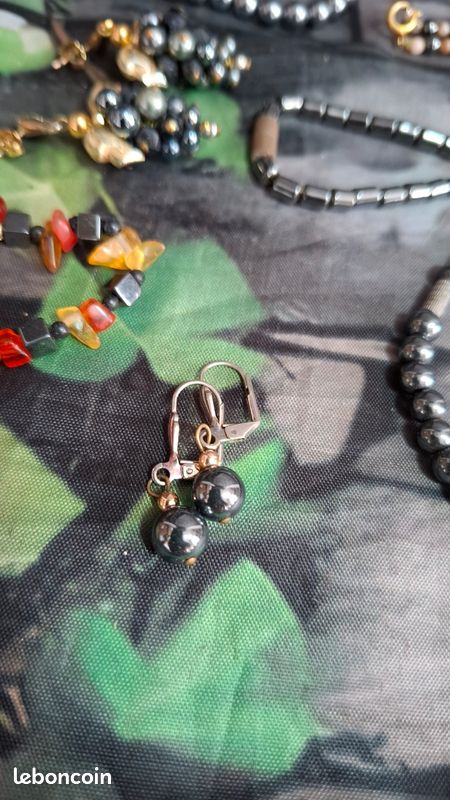 Boucles d'oreilles avec pierre précieuse en hématite