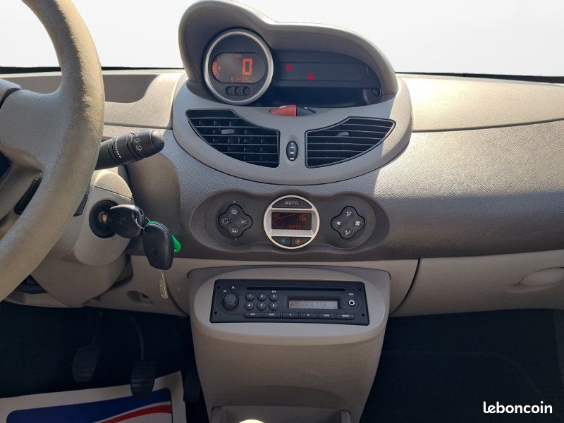Renault TWINGO II 1.2 16V 75CH DYNAMIQUE (image 11)