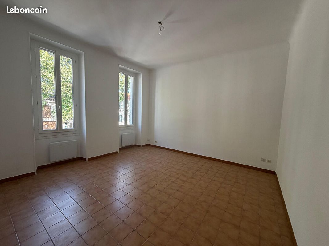 Appartement 3 pièces 52 m² · à Salon-de-Provence · 52 m² · 794 €