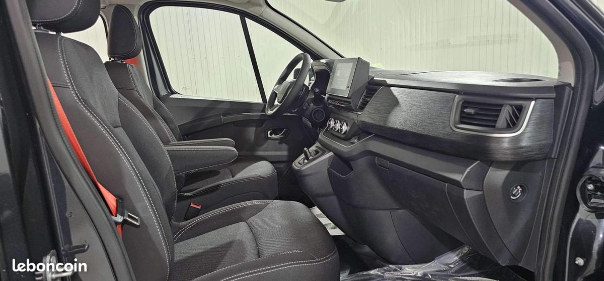 Renault Trafic CABINE APPROFONDIE CA L1H1 BLUE DCI 170 BVA9 RED EDITION EXCLUSIVE (image 24)