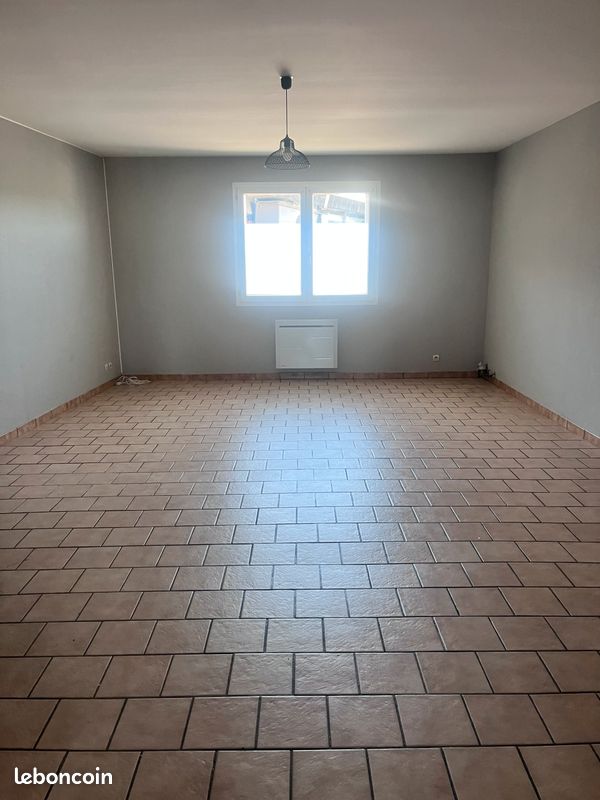 Appartement 6 pièces 98 m² · à Saint-Pierre-des-Corps · 98 m² · 710 €