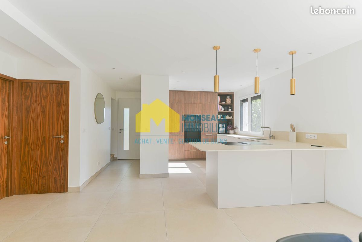 Maison 6 pièces 110 m² · à Sainte-Geneviève-des-Bois · 110 m² · 429 000 €