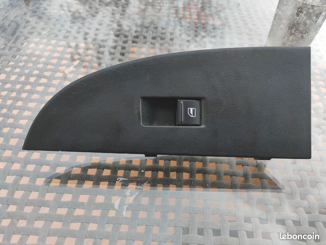 Commande interrupteur vitre avant droite Seat Leon 2 ph1 (image 1)