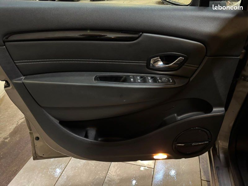 Renault scenic 1.6l dci 130ch bose 151000km an 2013 (image 13)