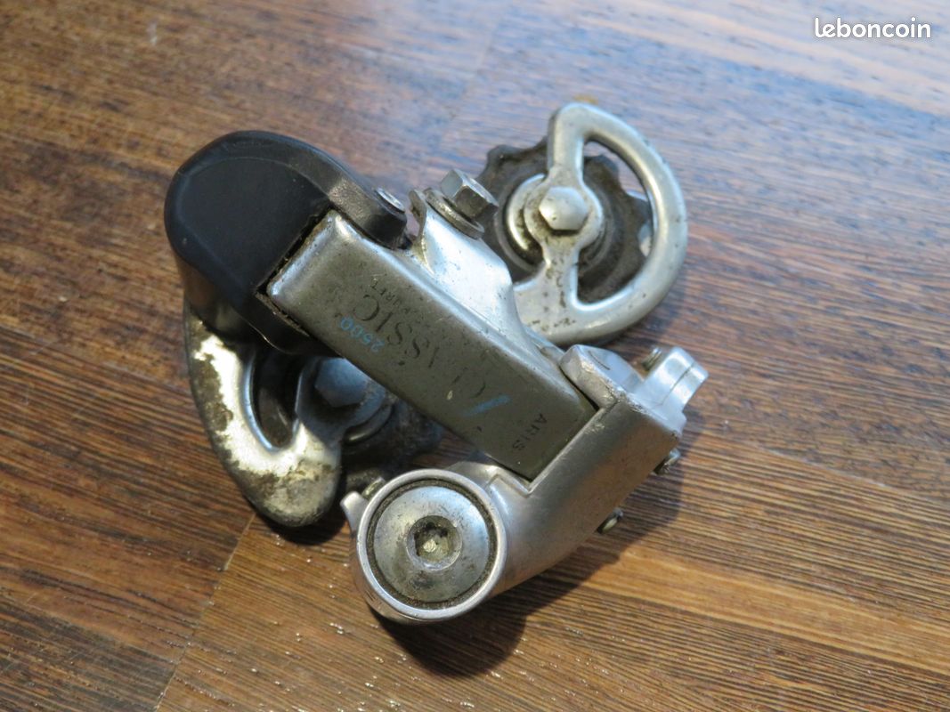 Ancien dérailleur avant Huret 4 trous PIÈCES 28,6 mm pince