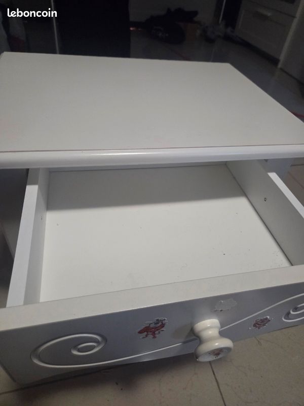 Table de nuit enfant (image 5)