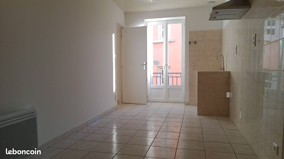 Appartement 3 pièces 48 m² · à Pont-Saint-Esprit · 48 m² · 440 €