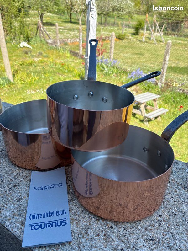 Grande Casserole Ancienne TOURNUS En Aluminium (estampillée Restaurateur, Décorative)