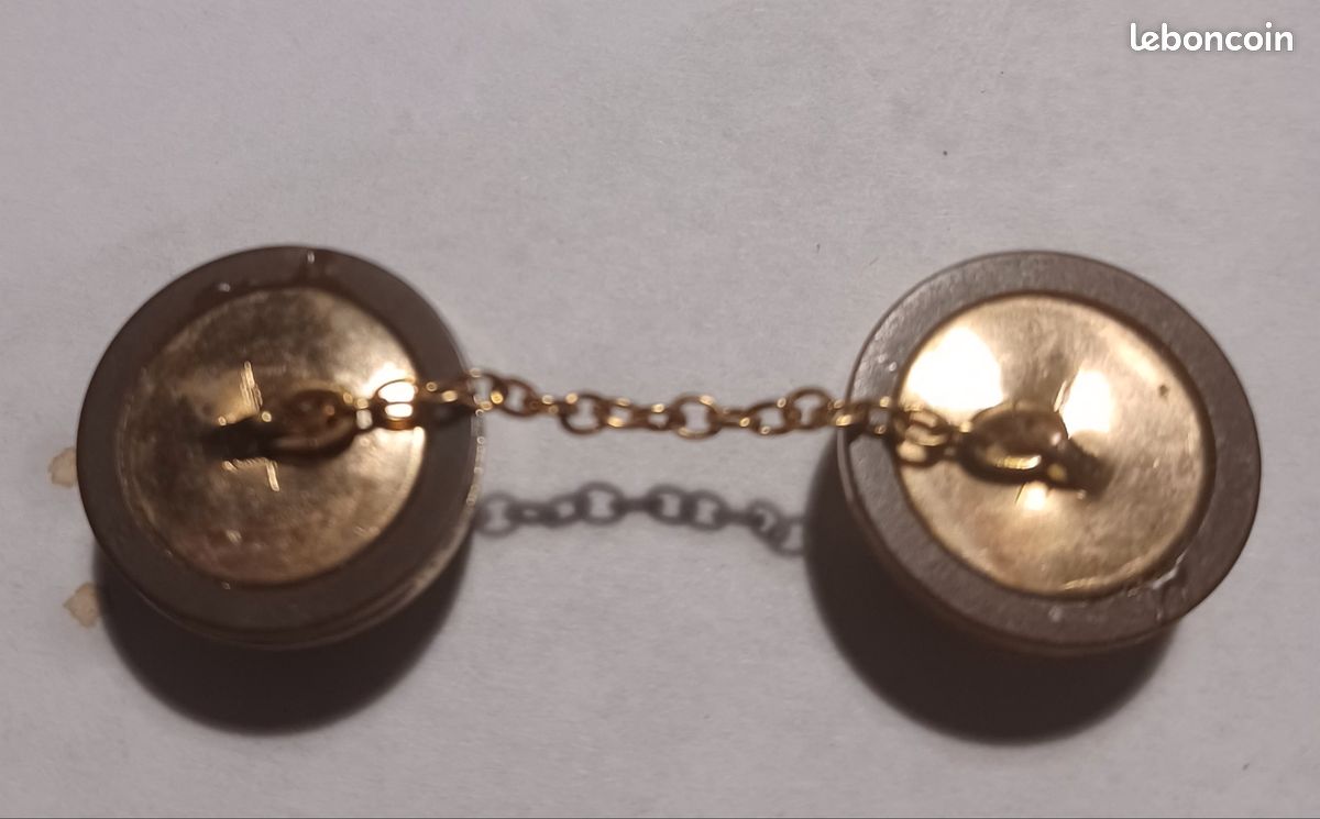 Ancien Bouton De Col En Plaqué Or - Occasion, Vintage, Accessoire Vestimentaire