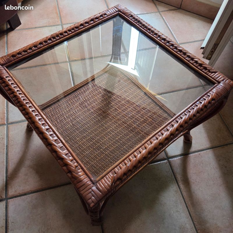 Petite Table verre et osier (image 1)