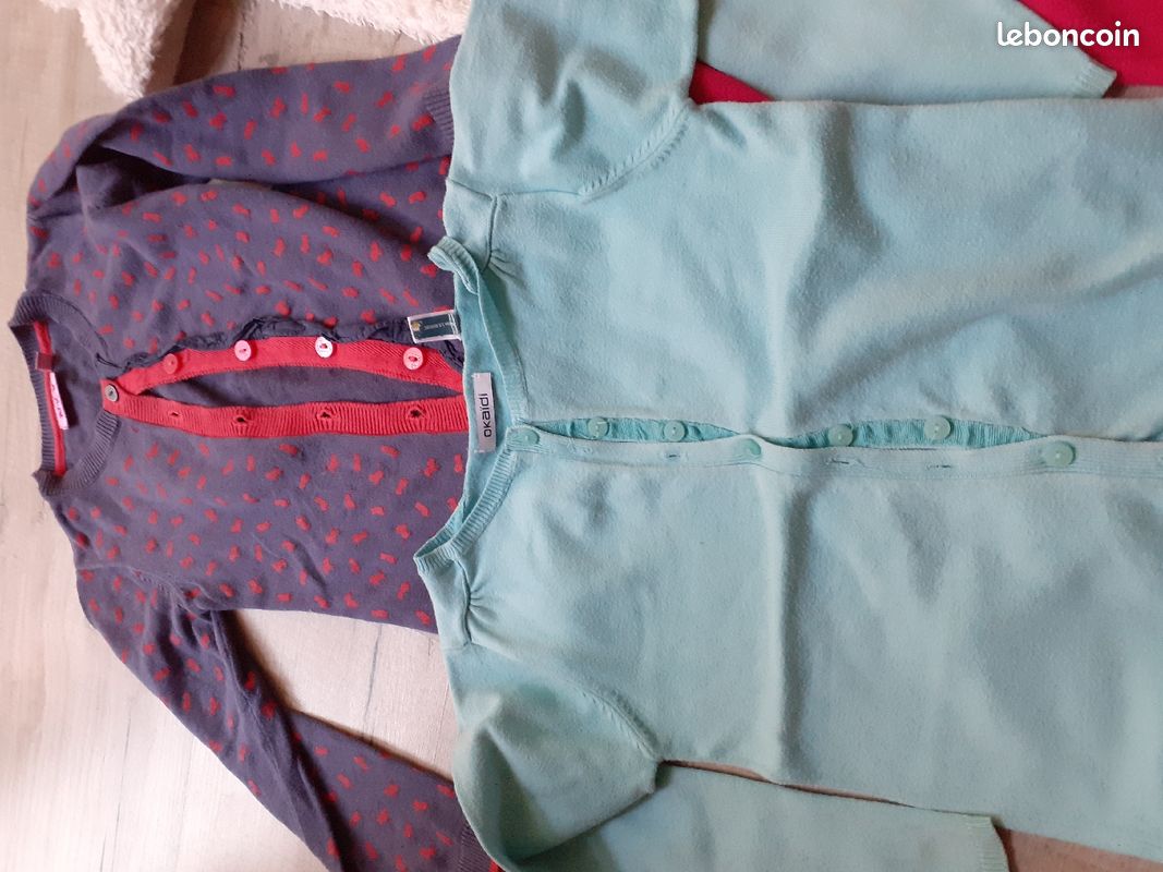 Lot de 2 gilets et 2 pulls fille 5 ans (image 2)