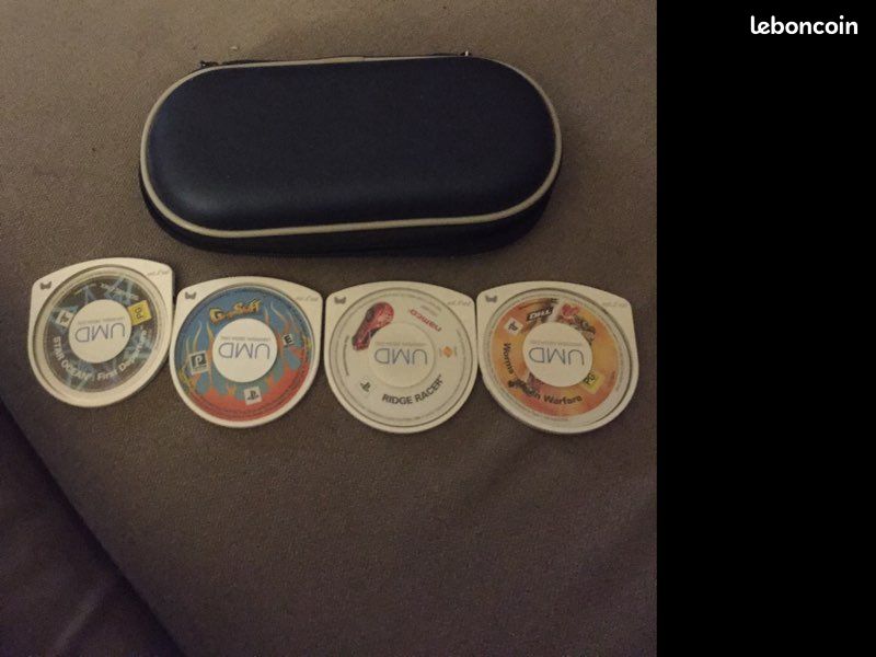 4 jeux + pochette psp (image 2)