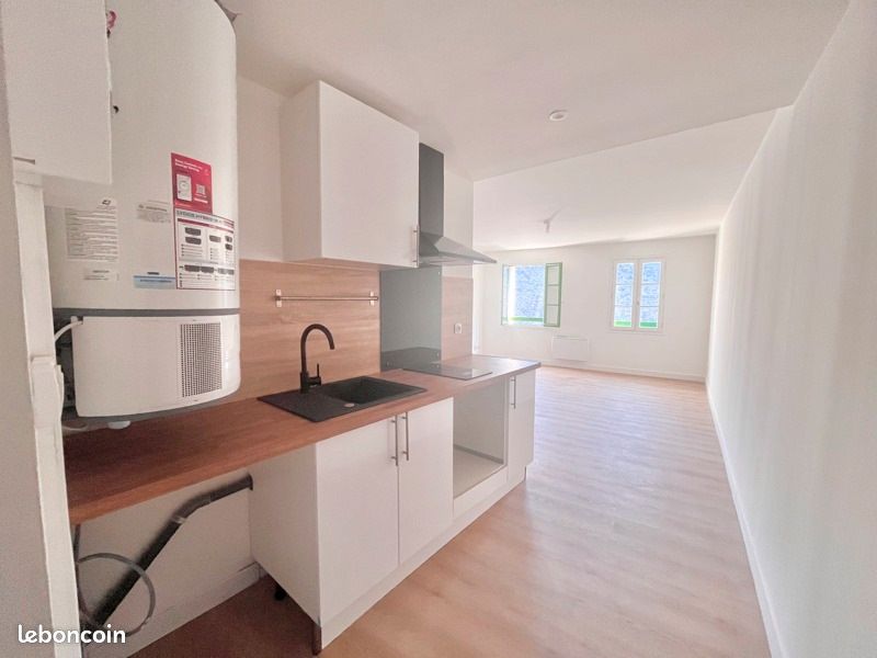 Appartement 1 pièce 28 m² · à Morlaix · 28 m² · 370 €