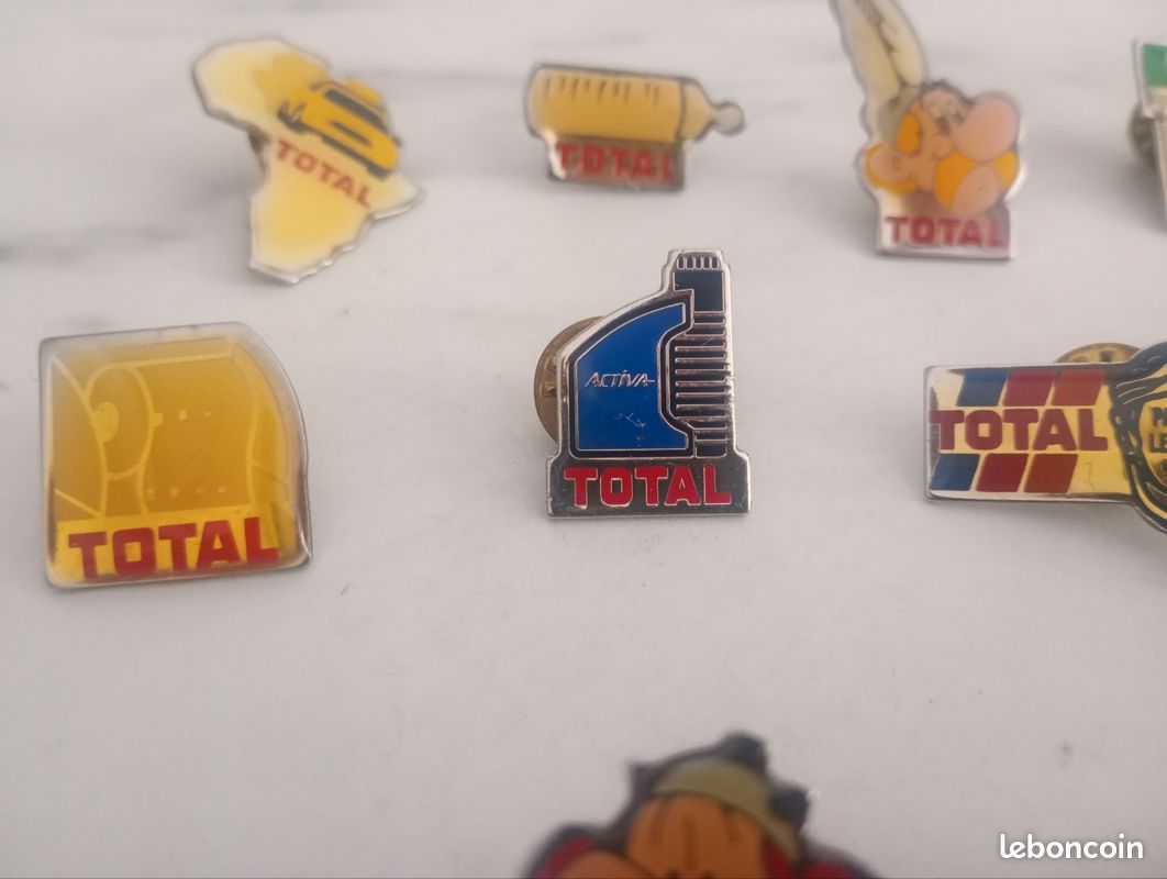 PINS PIN'S LAPEL PIN BADGE COLLECTION VINTAGE STATION LOGO