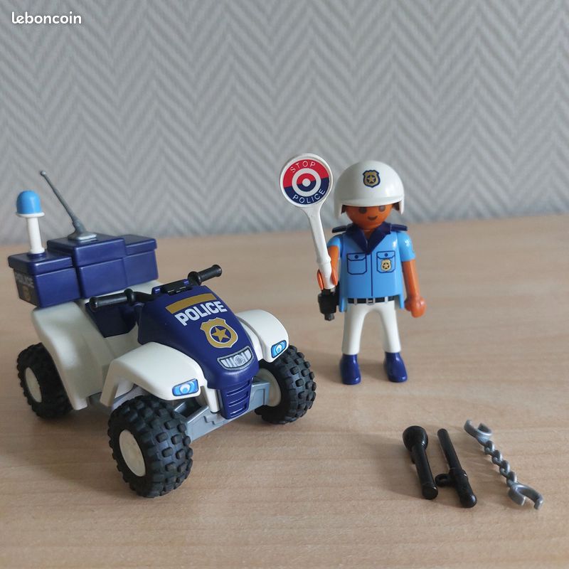 Playmobil 3655 – Policier Et Son Quad à Rétro-Friction – Jeu De Construction D'Aventure