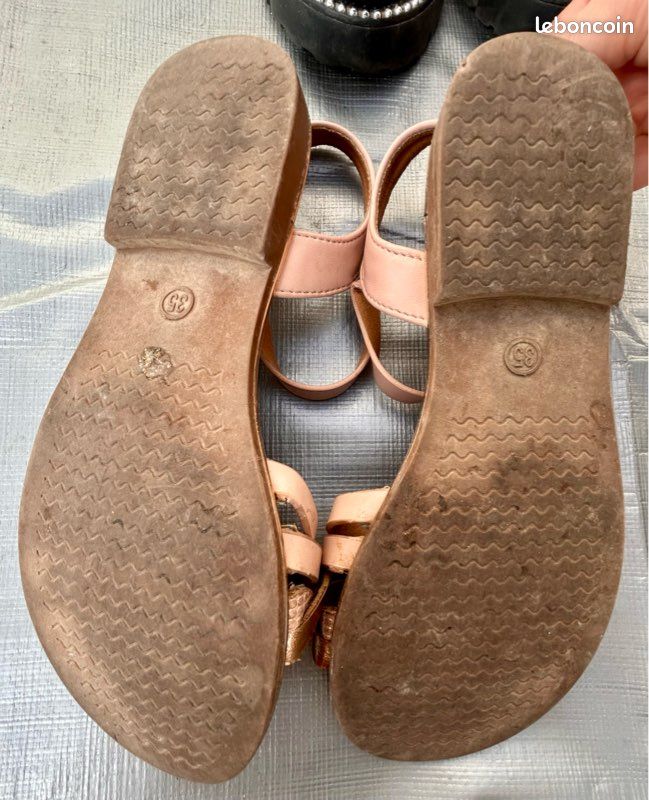 Lot de 3 paires de chaussures 34/35 (image 6)