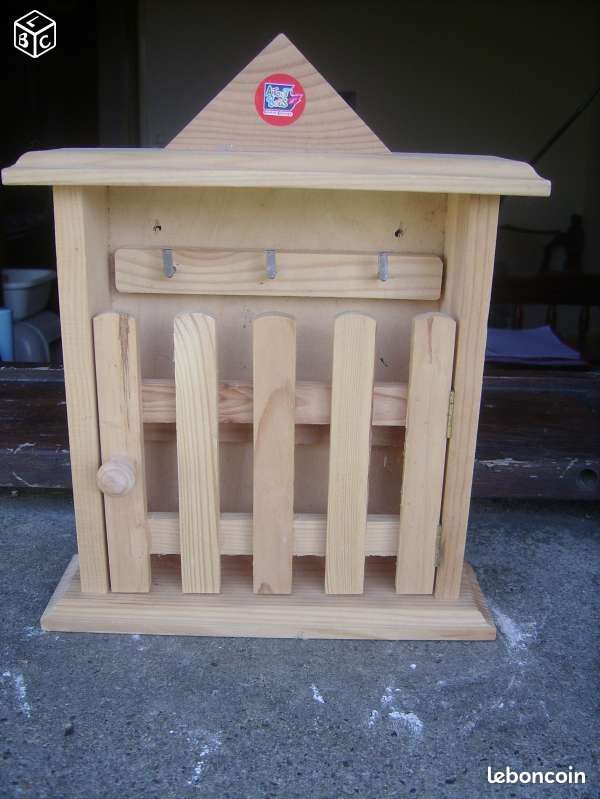 Accroche clés en bois (image 1)