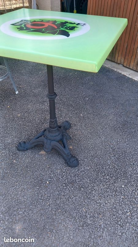 Table de bistro et ses tabourets (image 5)
