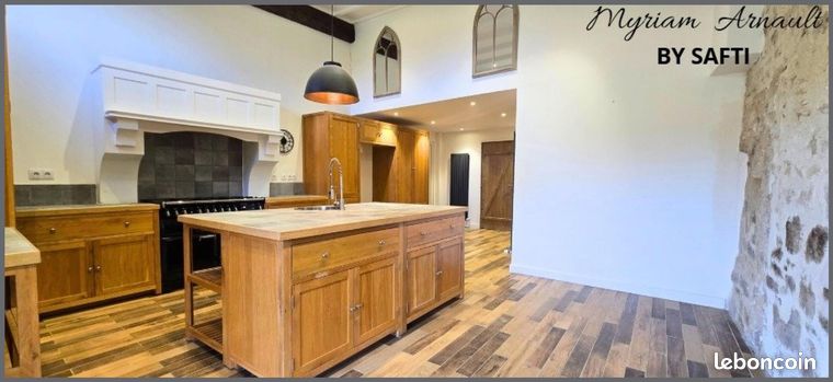 Propriété 8 pièces 196 m²