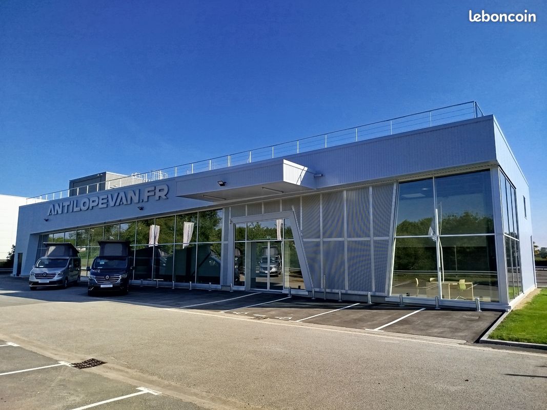 Flex 5 CONFORT – 100% équipé, NEUF, complet, 5 places / 4 couchages, le seul van du marché avec suspensions pneumatiques de série Visible sur notre agence de Nantes - St Herblain (image 15)