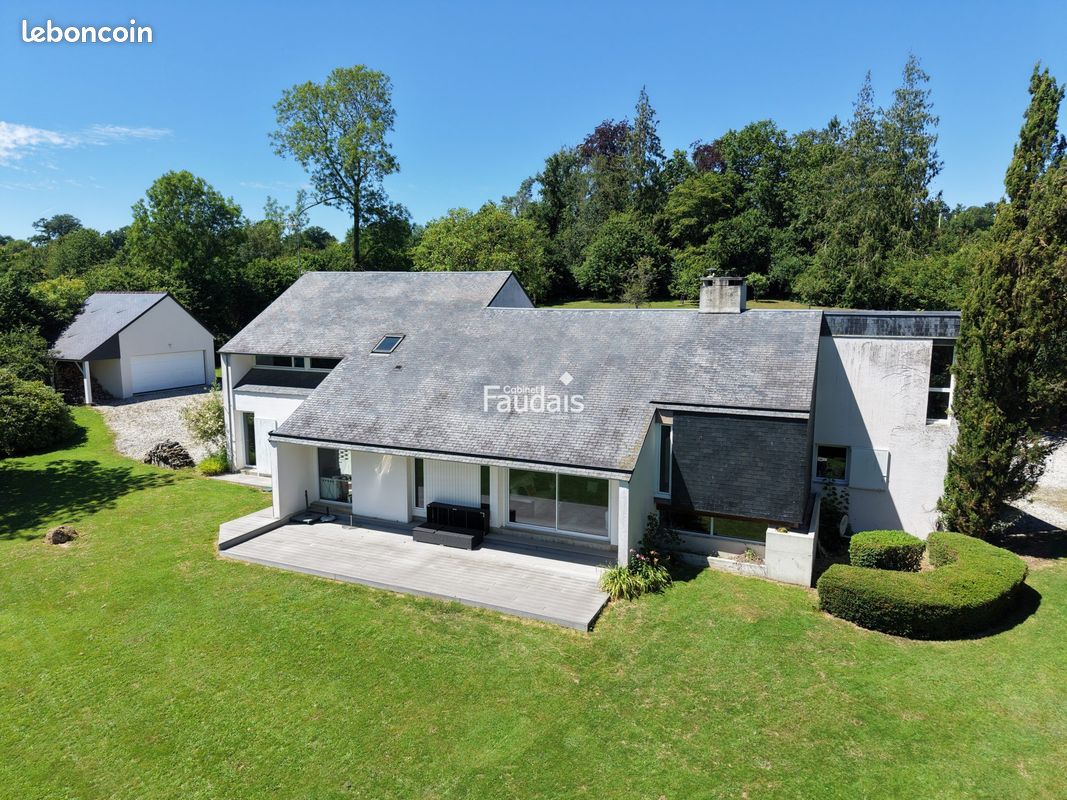 Maison 9 pièces 275 m² · à Saint-André-de-l'Épine · 275 m² · 499 000 €