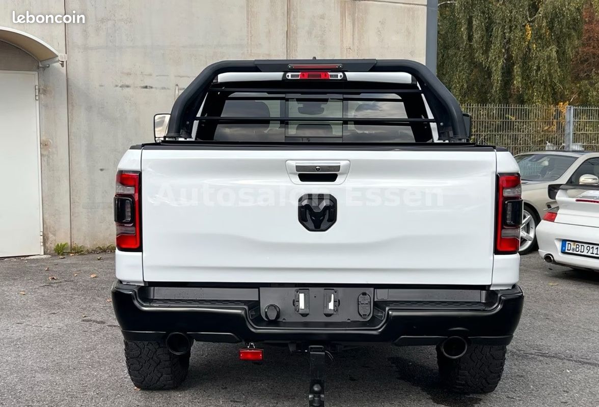 Dodge RAM 1500 Rebel 5.7 HEMI V8 401 ch 4x4 – Harman Kardon – CarPlay – Suspensions pneumatiques (image 11)