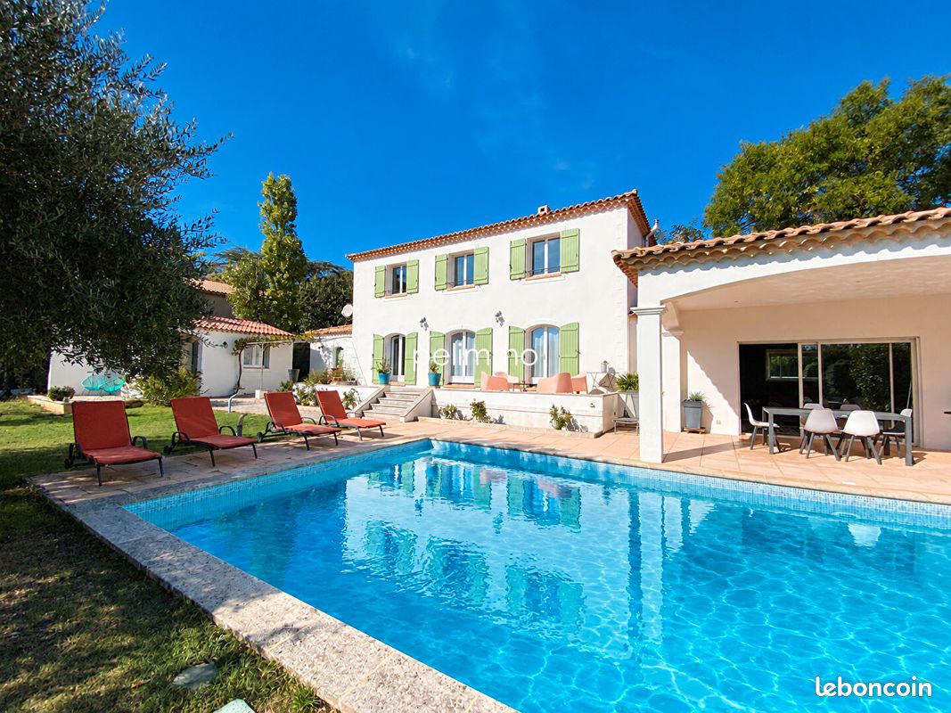 Maison 5 pièces 210 m² · à Pélissanne · 210 m² · 849 000 €