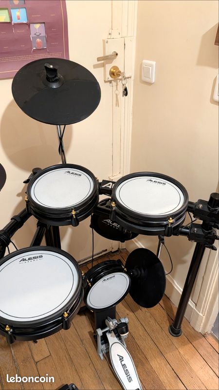 Alesis Command SE Kit - Batterie Electronique en Peau Maillée
Connexion USB MIDI, Chargement De Sample, 70 Kits, 600+ Sons, 120
Pistes (image 3)