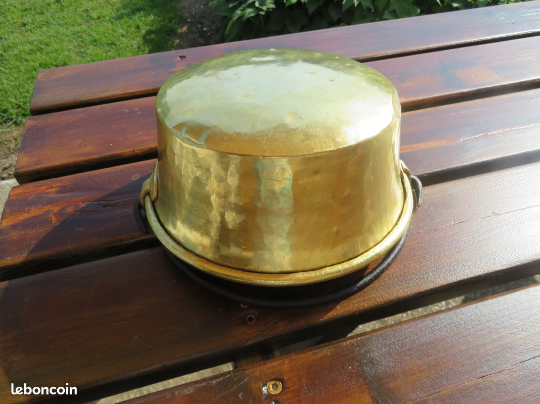 Ancien chaudron/seau en cuivre jaune avec anse pliante en fer forgé riveté - FRANCE (XIXé) (image 5)