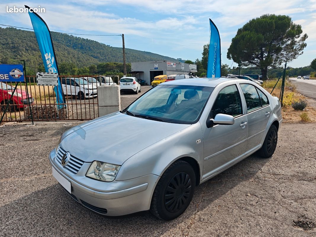 WOLKSWAGEN BORA 1.6i 100CV / BOITE AUTOMATIQUE / ATTELAGE / CT OK (image 1)