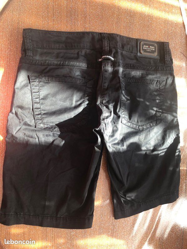 Short noir JEAN'S PAUL GAULTIER taille 27 (image 2)