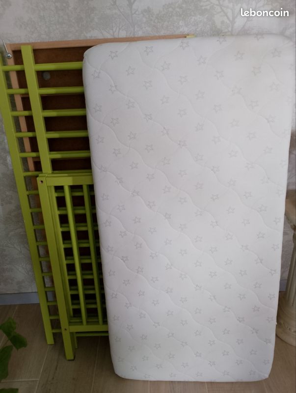 Lit bébé + matelas (image 2)
