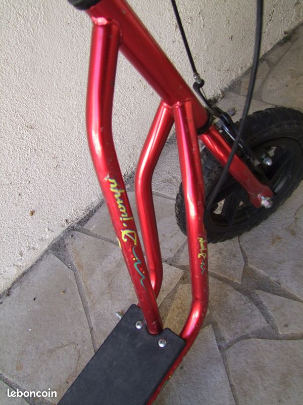 Trottinette rouge de la marque D'JUMPY (pas électrique) (image 2)