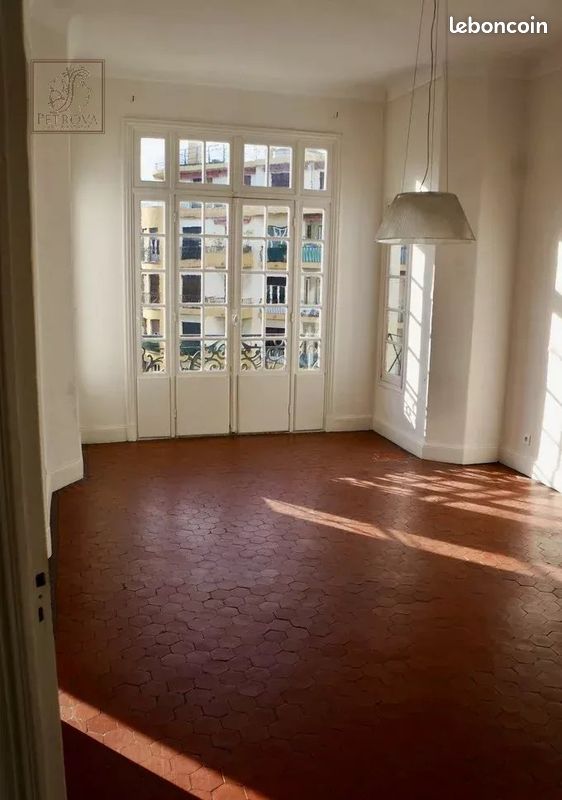 Appartement 5 pièces 135 m² · à Nice · 135 m² · 2 100 €