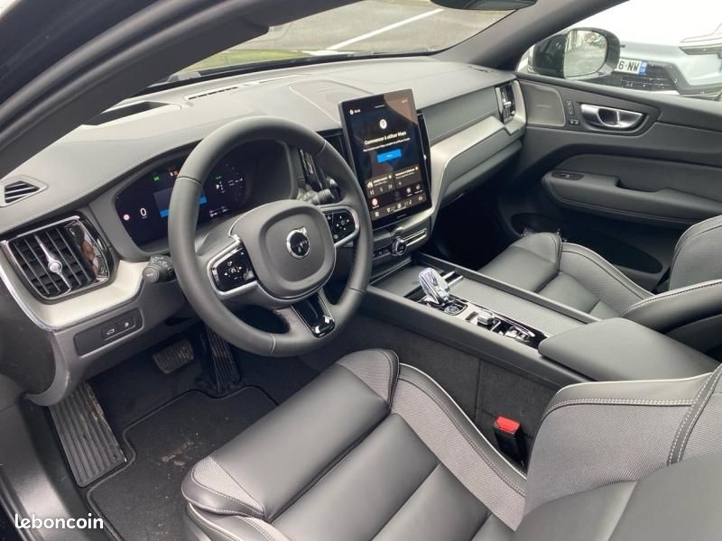 Volvo XC60 T6 Hybride Rechargeable 350ch Black Edition Geartronic 8 AWD (image 10)