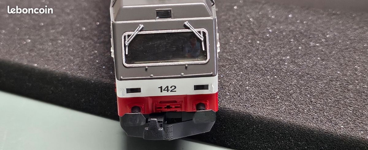 Hag 266 - locomotive re 4/4 vhb "menzau" - HO (image 4)
