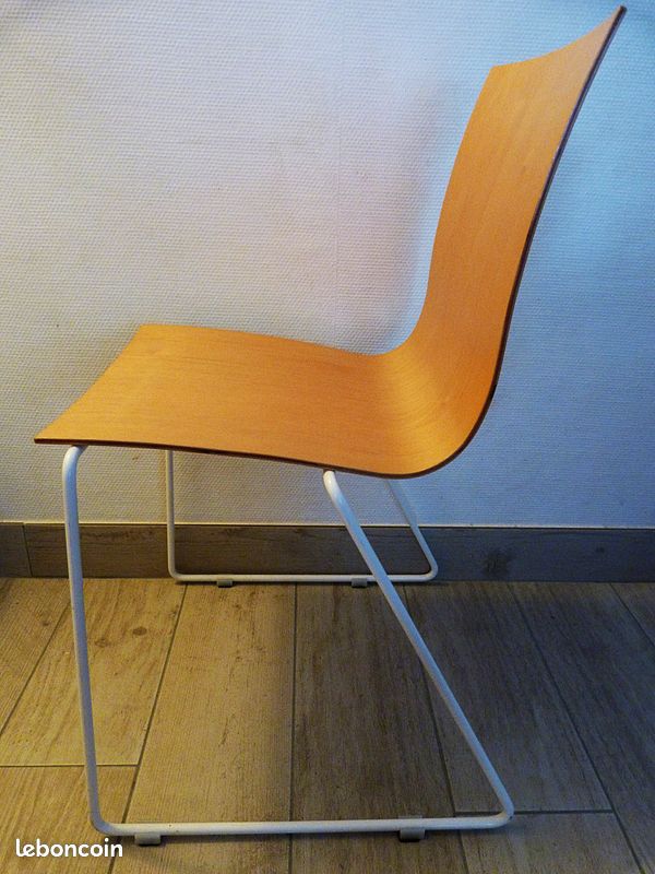 Lot 4 chaises "monocoque bois/ pieds luge métal" (image 2)