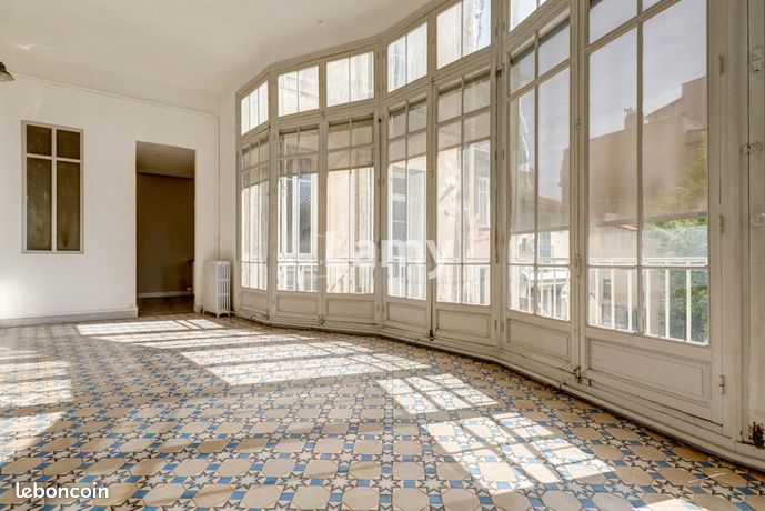 Appartement 7 pièces 260 m² — 14