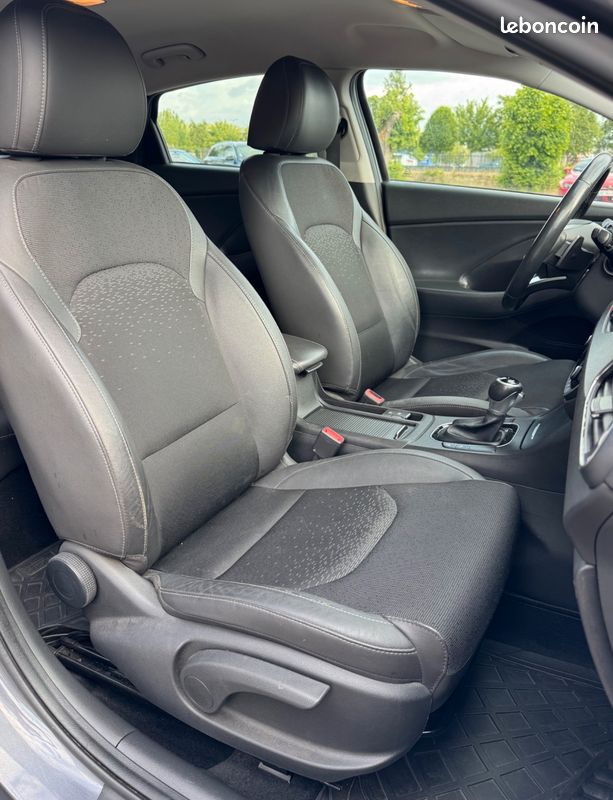 HYUNDAI I30 FASTBACK 1.4 T-GDI 140Ch CREATIVE - SUIVI CONSTRUCTEUR - ATTELAGE - CARPLAY (image 9)