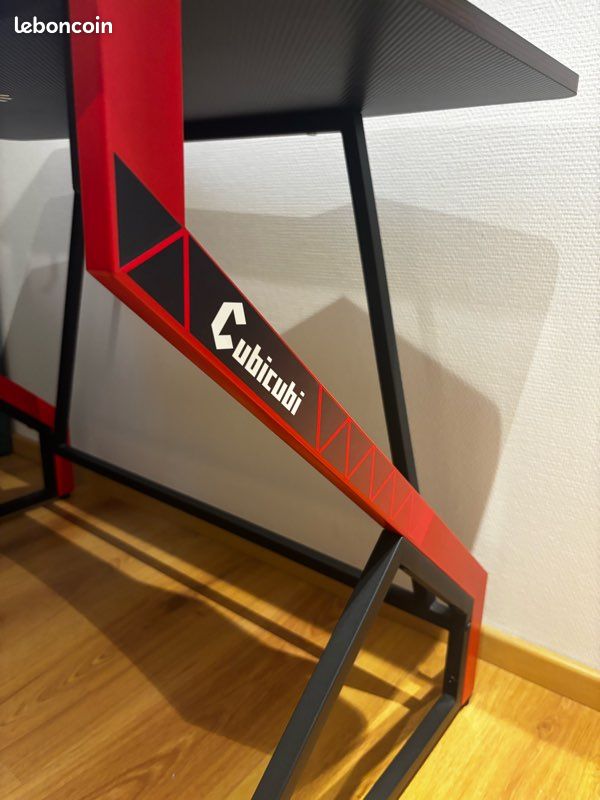 Bureau Gaming BUT - Plateau Carbone & Support Casque 🎮 (image 4)